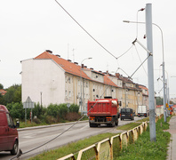Wywrotka zerwała trakcję elektryczną