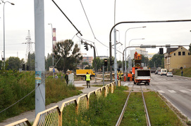 Wywrotka zerwała trakcję elektryczną