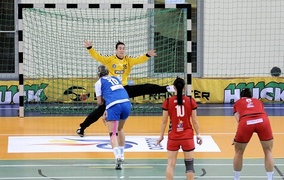 Start nadal wygrywa (piłka ręczna)