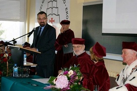 Vivat Academia!