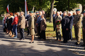 Batalion zlikwidowany, żołnierze na walizkach