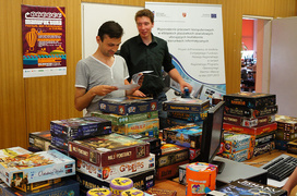 Myślenie nie boli, myślenie bawi