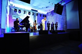 Sztuka wysokich lotów za małe pieniądze. Czy to możliwe?