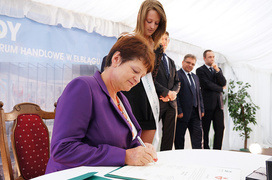 Jest wielka dziura w ziemi, będzie wielka galeria