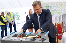 Jest wielka dziura w ziemi, będzie wielka galeria