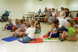 Przybliża świat, pozwala unikać błędów