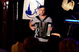 Czesław gada