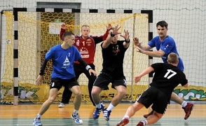 \"Meblarze\" sprawdzają swoje możliwości w Kościerzynie (piłka ręczna)