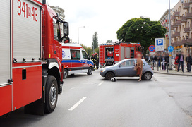 Wypadek: motocyklista uderzył w auto