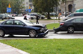 Zderzenie i potrącenie na Grota-Roweckiego