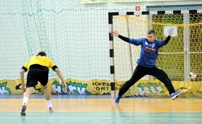 Małe derby dla Meblarzy (piłka ręczna)