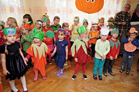 Jesienią, jesienią sady się rumienią
