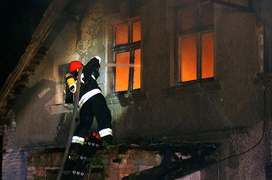Nocny pożar na Polderowej