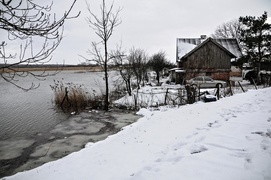 Woda się podnosi, strażacy są w Nowakowie