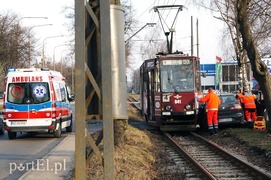 Grunwaldzka: zderzenie tramwaju z osobówką