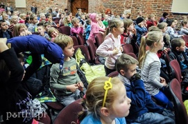 \"Świnki trzy\" ratują szkołę