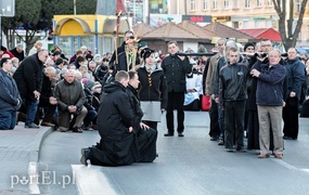 Tysiące wiernych przeszły przez miasto