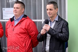 Fala płynie z falą zmian