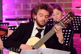 Elbląg o zmierzchu, czyli EOK i chłopak  z gitarą