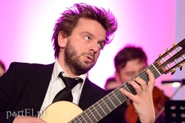 Elbląg o zmierzchu, czyli EOK i chłopak  z gitarą