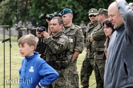 Zabawa z mundurowymi