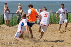 Zielone bomby z Pucharem Elbląga  (plażowa piłka nożna)
