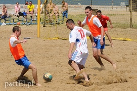 Zielone bomby z Pucharem Elbląga  (plażowa piłka nożna)