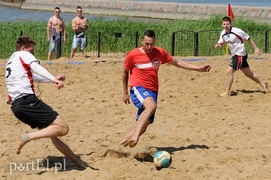 Zielone bomby z Pucharem Elbląga  (plażowa piłka nożna)