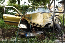 Citroenem wpadł do ogródka