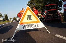 Wypadek w Kazimierzowie. \"Siódemka\" zablokowana