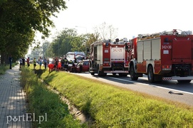 Wypadek w Kazimierzowie. \"Siódemka\" zablokowana