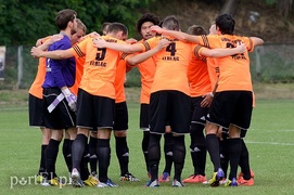 Remis z liderem (piłka nożna)