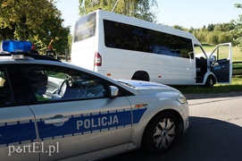 Groźne zdarzenie na Fromborskiej. Skoda wjechała w bus z dziećmi