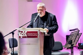 Zachód podziwia, wschód kocha i nienawidzi