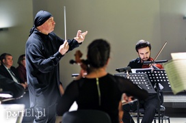 Zachód podziwia, wschód kocha i nienawidzi