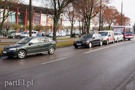 Efekt domina przy hali CSB