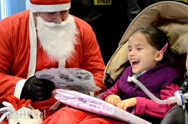 Dziewczynka, która skradła strażackie serca