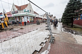 Kabel energetyczny opóźnił prace w pasażu