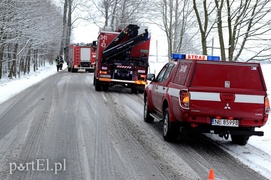 Wypadek na śliskiej drodze nr 509