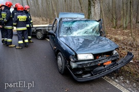 Nowe Monasterzysko: nissanem w drzewo