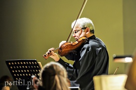 Wirtuoz skrzypiec i muzyka mistrzów