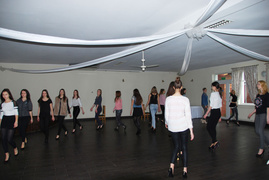 Były zdjęcia i przymiarki, przyszedł czas na choreografię