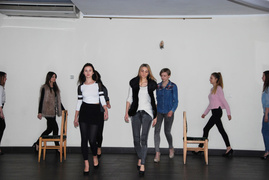 Były zdjęcia i przymiarki, przyszedł czas na choreografię