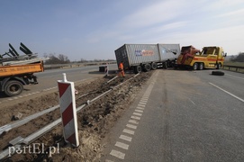 Przewrócił się tir, \"siódemka\" zablokowana
