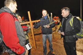 W błocie i w ciemnościach walczyli ze słabościami