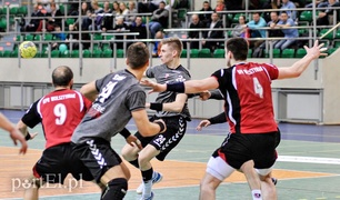 Meblarze kontynuują zwycięską passę (piłka ręczna)