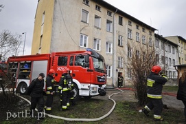 Ogień w mieszkaniu, lokator poparzony (aktualizacja)
