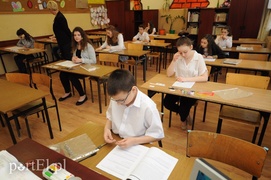 Szóstoklasiści piszą egzamin
