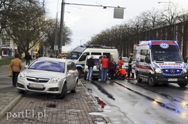 Potrącenie pieszej przy hali Elzam