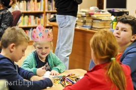 Nocne zabawy z książką